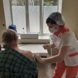 Единороссы Георгиевского округа прошли вакцинацию