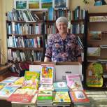 Депутат Госдумы РФ передал в сельскую библиотеку Новосибирской области  детские книги