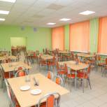 Дмитрий Азаров заявил о запуске масштабной модернизации школьных столовых в Самарской области