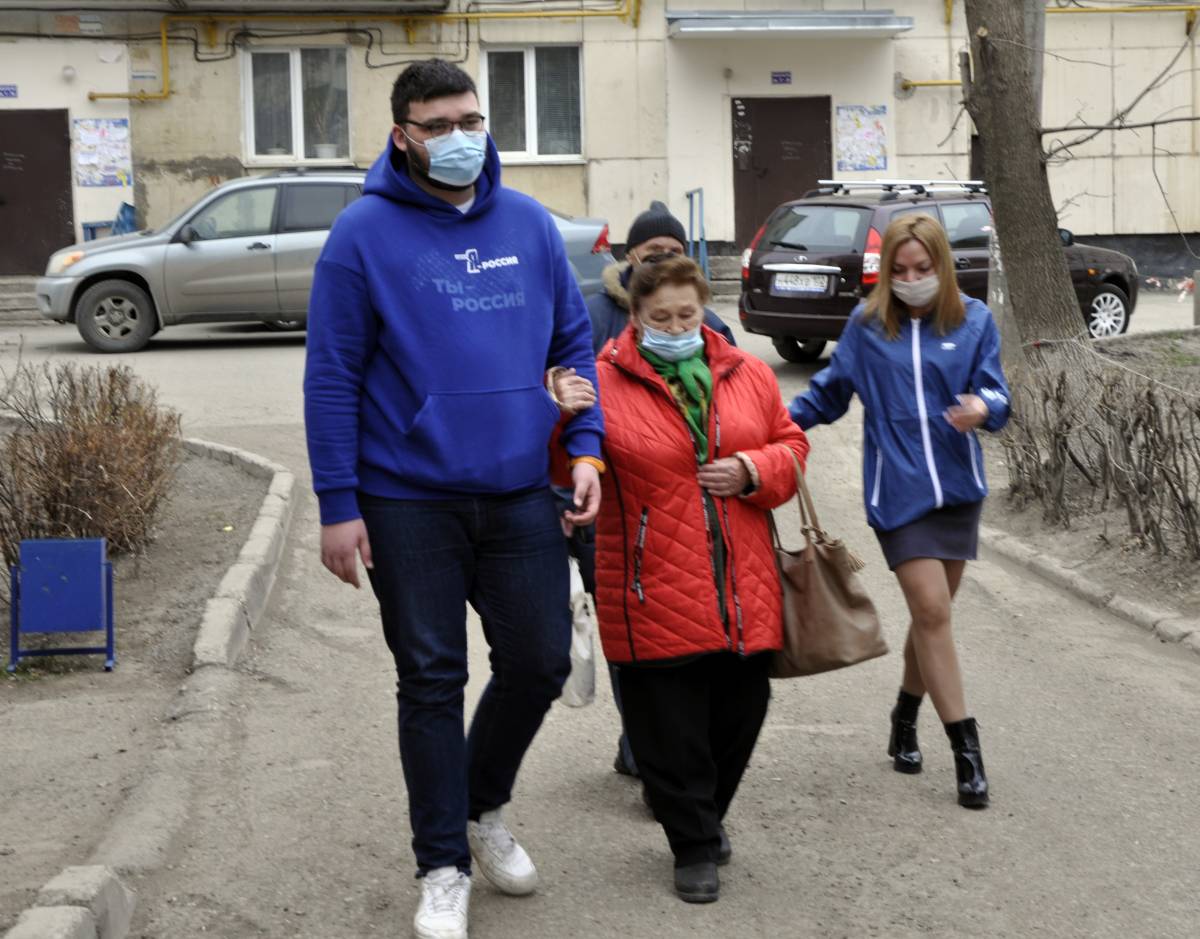 В Башкирии волонтеры помогают добраться на вакцинацию пожилым людям