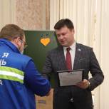 Местное отделение партии «Единая Россия» поздравило работников «Скорой медицинской помощи»