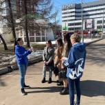 Волонтеры «Единой России» провели исторический тест на улицах города