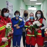 «Единая Россия» поздравила в Мурманской области работников скорой помощи