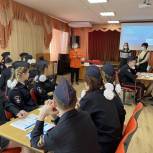 В Волгоградской области в рамках партпроекта «Школа грамотного потребителя» ученикам рассказали о жилищных и коммунальных услугах