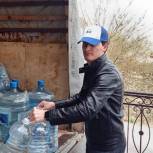 В Ингушетии «Единая Россия» передала бутилированную воду пациентам Назрановской районной больницы