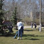 Единороссы Балашихи вместе с «Волонтерами Подмосковья» провели субботник на территории Стеллы Победы в мкр Керамик Балашихи