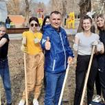 Активисты привели в порядок городской парк в Энгельсе