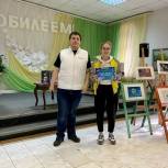 Партактивисты Луховиц в День космонавтики устроили флешмоб и представили выставку детских рисунков
