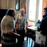 Более 100 бесплатных «Добрых обедов» доставили муниципальные депутаты и волонтёры жителям юга Москвы