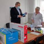 Депутат Госдумы подарил телевизор районной больнице Челябинской области