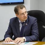 Жители села Семилукских выселок пообщались с единороссами