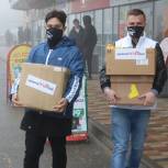 Волонтеры «Единой России» передали в приюты для животных 7 коробок необходимых товаров