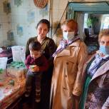 Многодетной семье из Чучковского района передали продуктовый набор от депутата облдумы