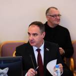 Тюменские единороссы взяли на личный контроль ситуацию с  первоклассниками дома №35 по ул. Муравленко
