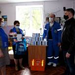 Единороссы поздравили работников «скорой помощи»