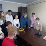 Депутат Совета Андроповского муниципального округа провел профориентационную беседу со старшеклассниками