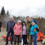 В Златоусте «Единая Россия» и сторонники привели в порядок территорию природного родника на объездной дороге Уреньга