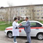 Депутат Госдумы передал очередную партию машин медикам