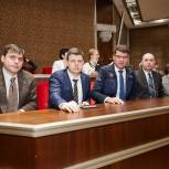 Депутат Госдумы Денис Кравченко и исполнительный директор Роскосмоса Александр Блошенко посетили Центр управления полётами в Королёве