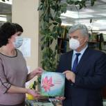 Активисты «Единой России» передали книги в библиотеки Оренбуржья