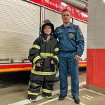 Единороссы организовали экскурсию в пожарную часть для многодетных семей