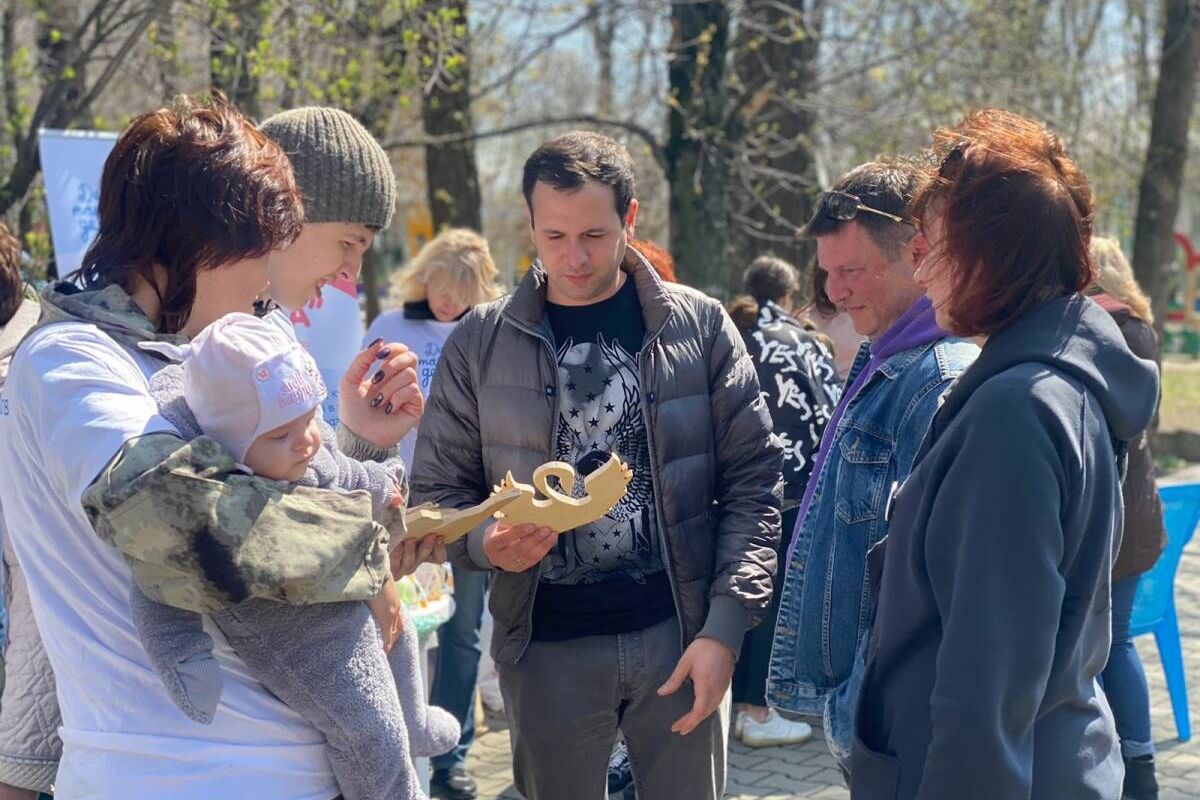 Заложники в ростове на дону последние новости. Ростов на Дону последние новости. Группа Возрождение дети в Ростове-на-Дону. Ростовские новости. Ростов на Дону выставка цветов в парке Черевичкина в 2022 году.