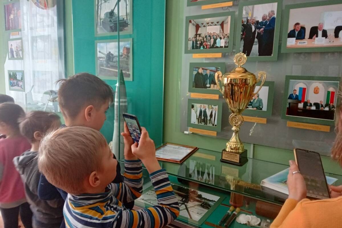 В дни школьных каникул партактив Казани и депутаты Казгордумы организовали  акции для школьников