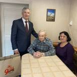 Тюменских ветеранов начали поздравлять с наступающим Днем Победы