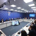 «Единая Россия» открыла штаб по гуманитарному сотрудничеству для помощи жителям Донбасса