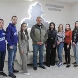 В Ростове-на-Дону активисты «Единой России» и «Молодой Гвардии» встретили прибывших из Донбасса врачей-волонтеров