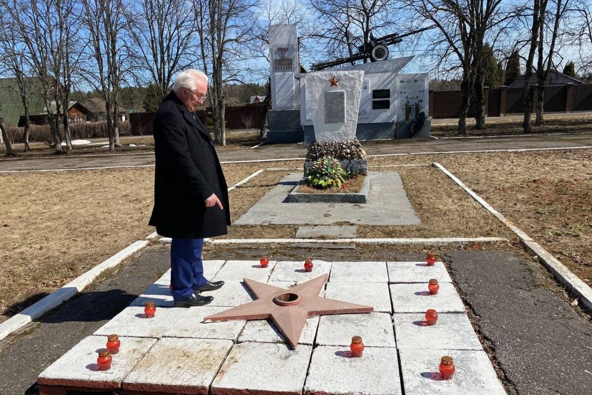 Одинцовские партийцы проверили состояние воинских мемориалов в Кубинке