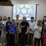 В международный День космонавтики в Катав-Ивановске торжественно вручили паспорта Российской Федерации, учащимся, достигшим 14-летнего возраста