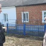 Сергей Гладков встретился с обратившимися к нему за помощью жителями Романовки и на месте обсудил решение волнующих людей вопросов