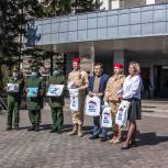 Акция «Zащитникам Отечества» продолжается: военные передадут письма и рисунки от школьников из Хакасии на Донбасс