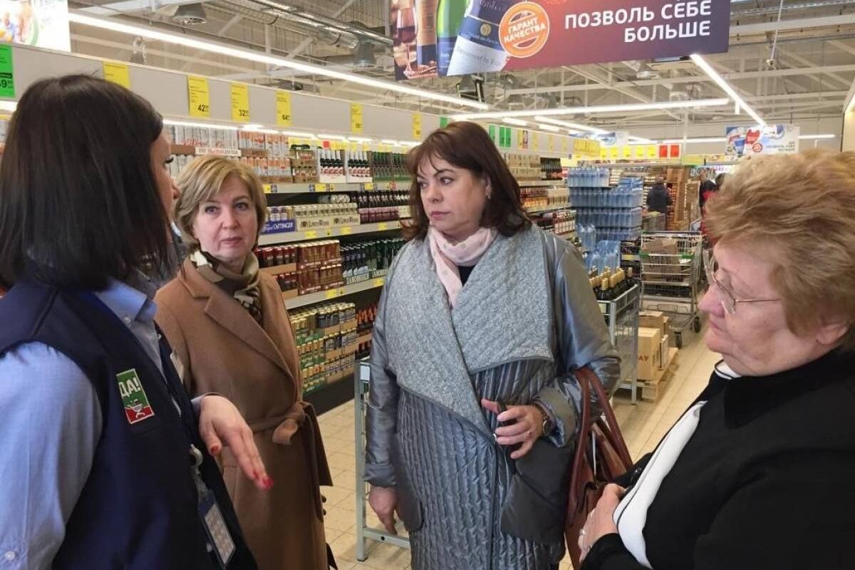 Партийцы проверили цены по основным видам продукции в магазинах Раменского  горокруга