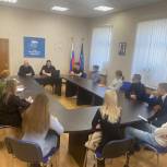 Руководитель регионального волонтерского центра «Единой России» встретился с Молодежным парламентом Карелии
