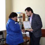 Во Льве Толстом единороссы поздравили работников скорой помощи с профессиональным праздником