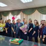 Виктор Казарин оценил развитие сферы образования в Губкинском