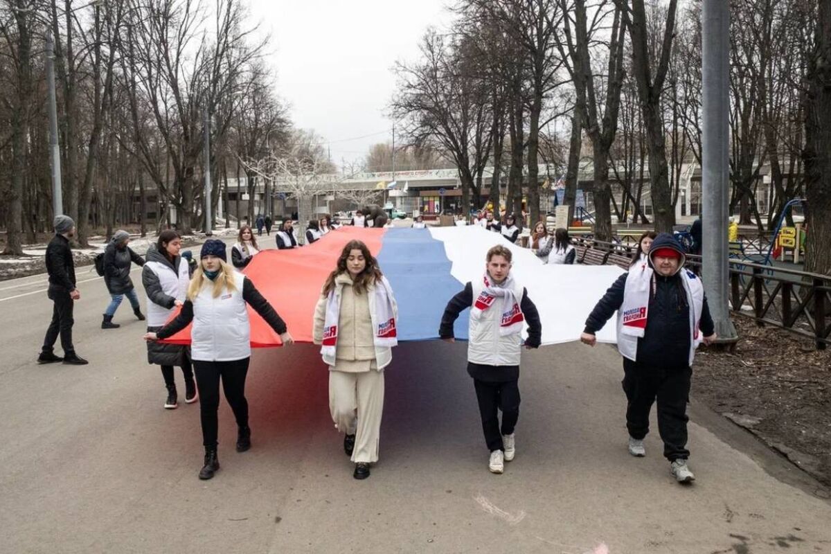 Рязанские молодогвардейцы приняли участие в митинге-концерте в поддержку  жителей Донбасса