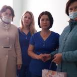 В Волжском районе депутаты-единороссы выразили признательность медикам скорой