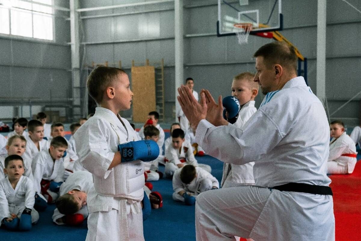 В Смоленске провели учебно-тренировочные занятия по каратэ для детей