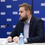 Артем Туров: Нужно создать в «Единой России» оперативный штаб по реагированию на факты нарушения прав соотечественников за рубежом