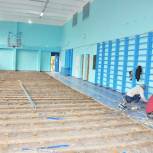 Самарские парламентарии ознакомились с ходом ремонтных работ в школах Автограда