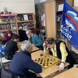 В Каспийске «Единая Россия» организовала шахматно-шашечный турнир для людей с ОВЗ