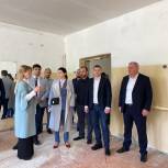 Депутаты-единороссы проверили ход капремонта в столичных школах Дагестана