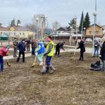 Активисты «Единой России» провели субботники в городах Кузбасса