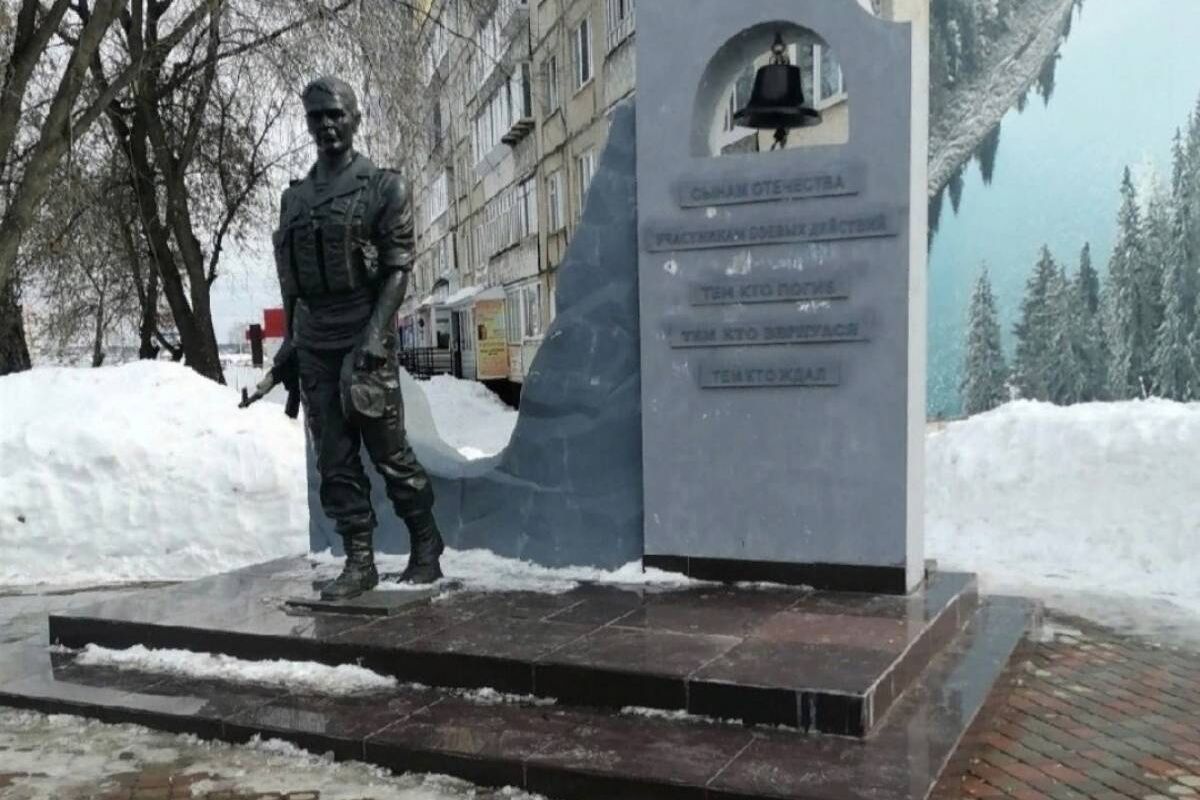 К Дню Победы в Добрянке восстановят памятник воину-интернационалисту,  который осквернили вандалы