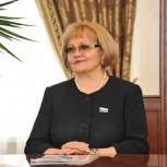 Ветеран поблагодарила Председателя Законодательного Собрания Свердловской области Людмилу Бабушкину