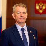 Александр Самокутяев поздравил россиян с Пасхой