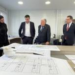 Сенатор Михаил Белоусов и координатор партпроекта «Новая школа» Павел Моисеев посетили стройплощадку новой школы в Тамбове